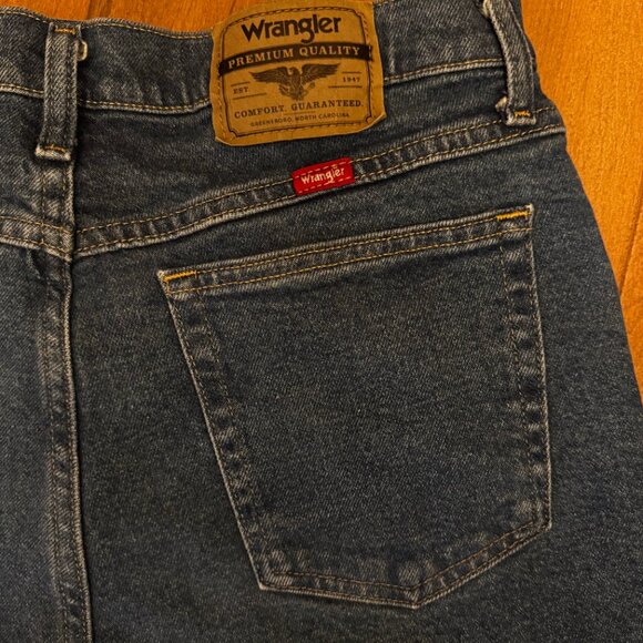 EUC Wrangler Jeans | Classic Blue Denim | Straight Leg | Size 32x30 - Picture 3 of 7